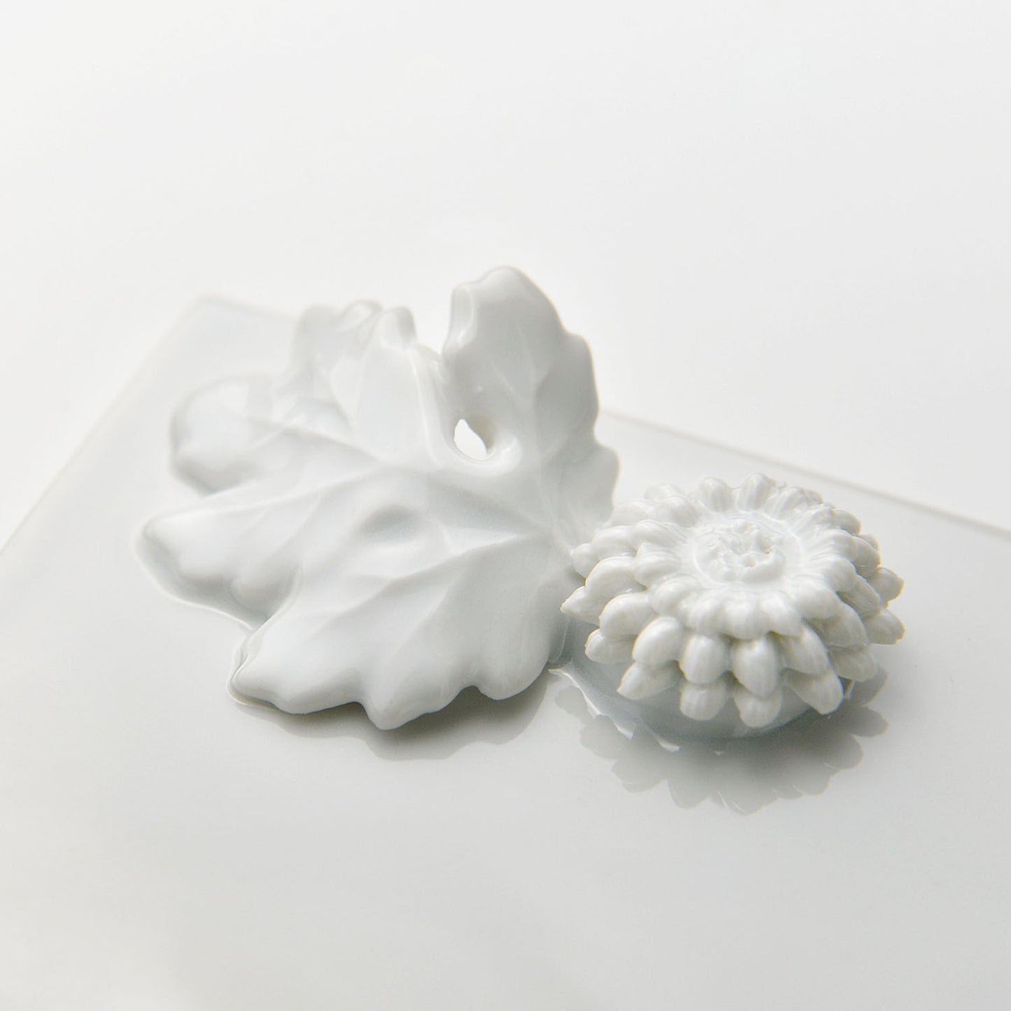 【出石焼】菊花香置き お香付き 51-0455