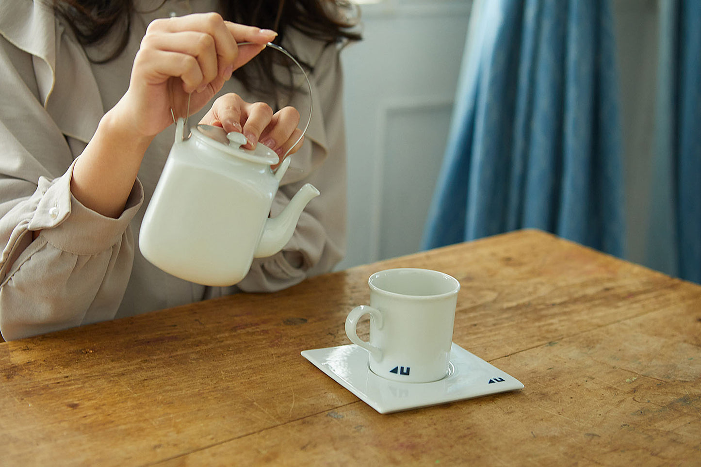 【出石焼】ティーポット+カップ&ソーサー×2